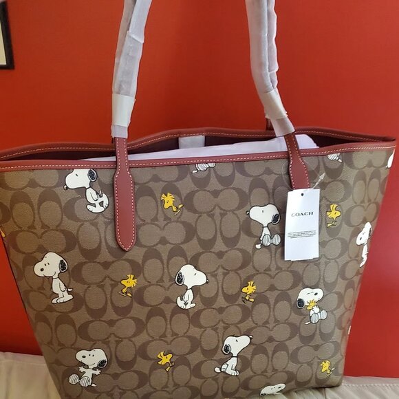 🍓Coach X Peanuts City Tote In Signature Canvas With Snoopy Woodstock Print